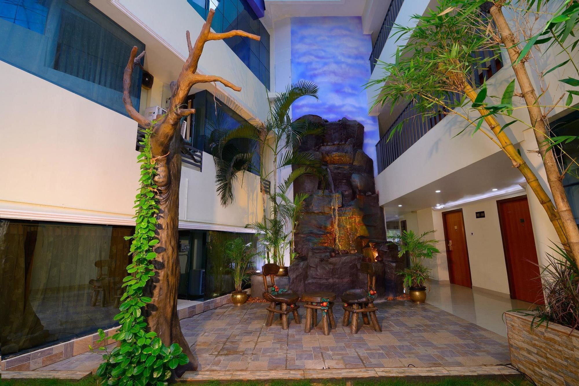 Sps Kings Way Hotel Thiruvananthapuram Ngoại thất bức ảnh